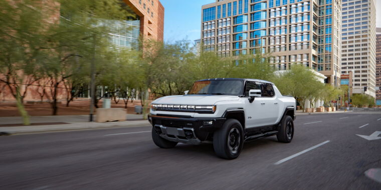 2022 GMC HUMMER EV 326