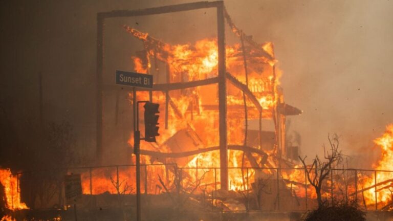 LA wildfires Sunset Blvd Apu Gomes Stringer Getty 1024x576