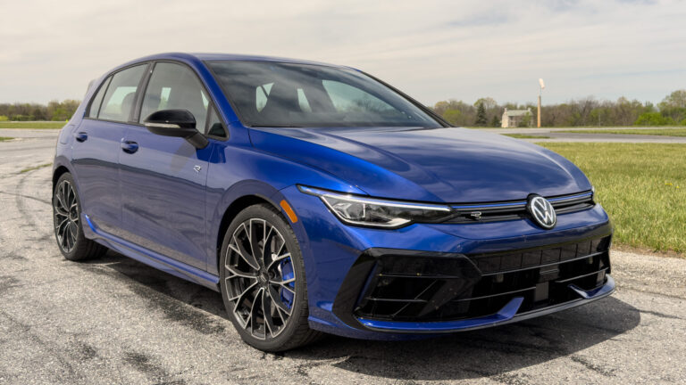 2025 VW Golf R 1 2560x1440