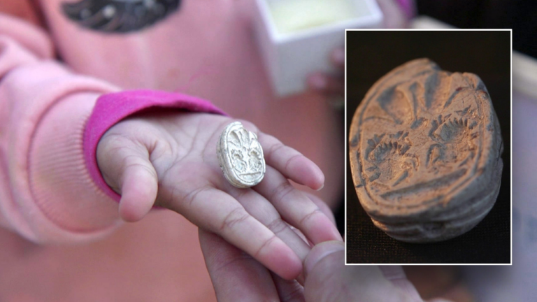 israel girl finds caananite seal 4
